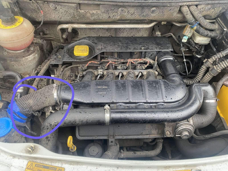 Патрубок впуск Land Rover Freelander 2004 г.  2.0 л дизель