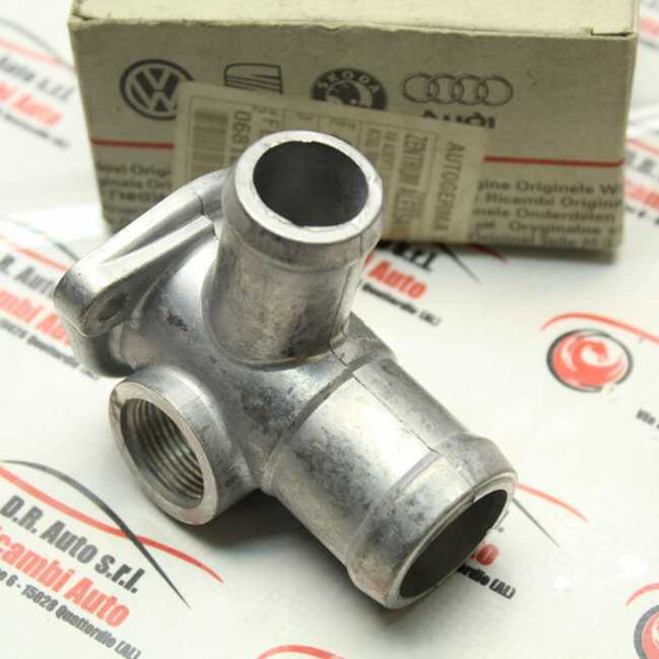 Фланец системы охлаждения Volkswagen Passat  1988 Вышгород