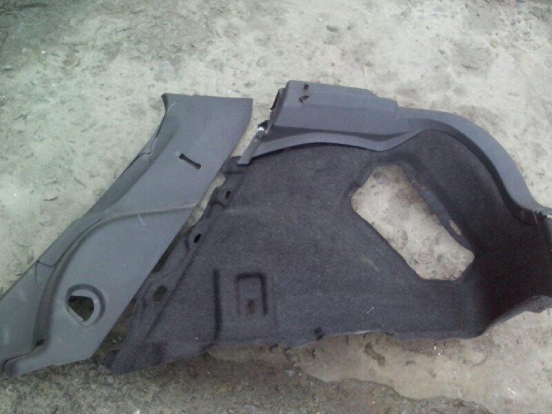 Карата багажника Toyota Auris  2010 хетчбек 1.6 Бензин 