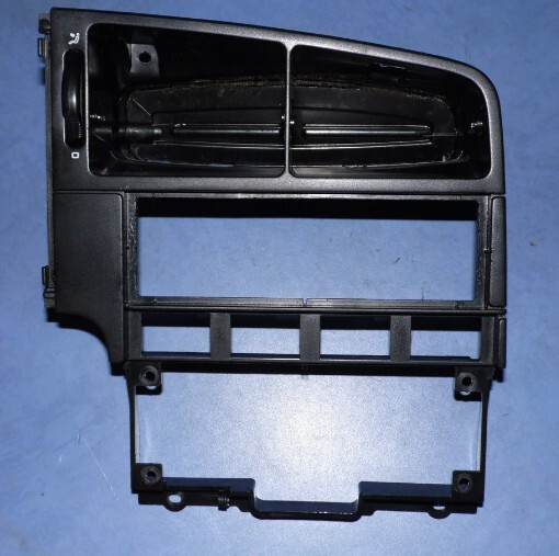 Рамка магнитолы b30 Volkswagen Passat B3  1989 1.8 Бензин 