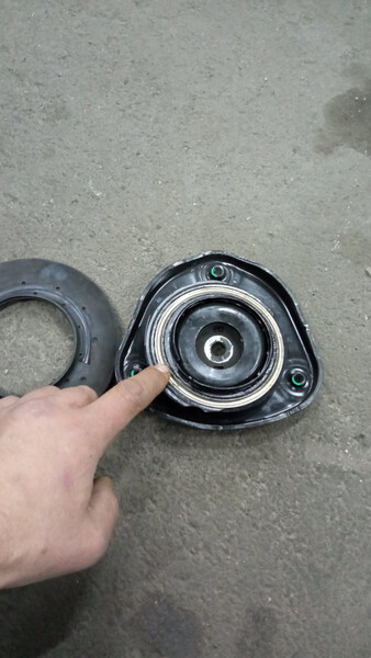 Опорная подушка переднего амортизатора Ford Escape 2020 г.  1.5 л бензин Хмельницкий