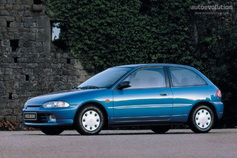 Стекло передней левой двери Mitsubishi Colt  1992 купе 1.6 Бензин Одесса