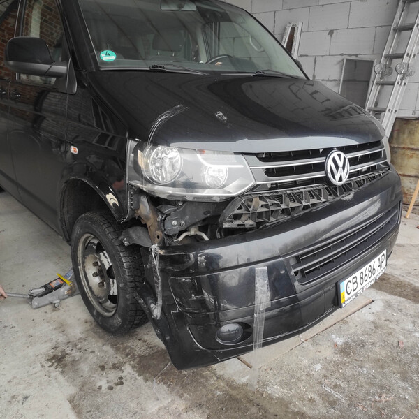 Бампер передний Volkswagen Caravelle  2012 2.0 Дизель Чернигов