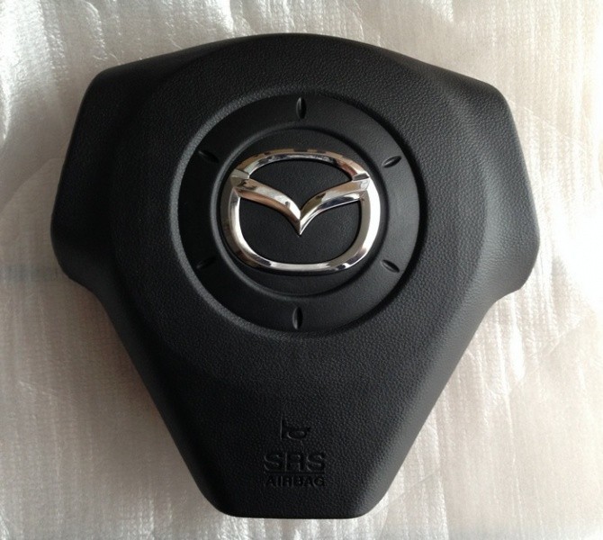 Крышка на руль Mazda 3 BK 2006 г.  1.6 л бензин Киев