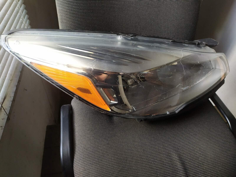 Фара передня права Ford Escape  2016 2.5 Бензин 