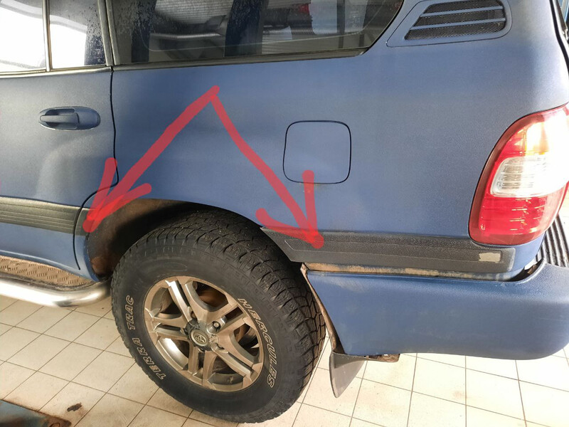 Молдинги Toyota Land Cruiser 100  2002 4.7 Бензин Днепр