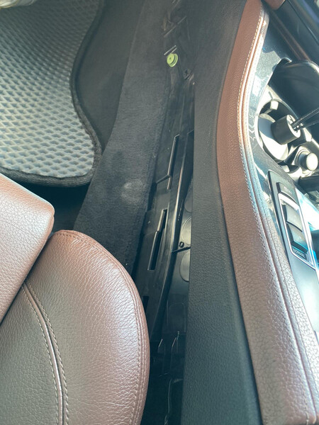Облицовка консоли BMW 5 Series  2010 3.0 Бензин Киев