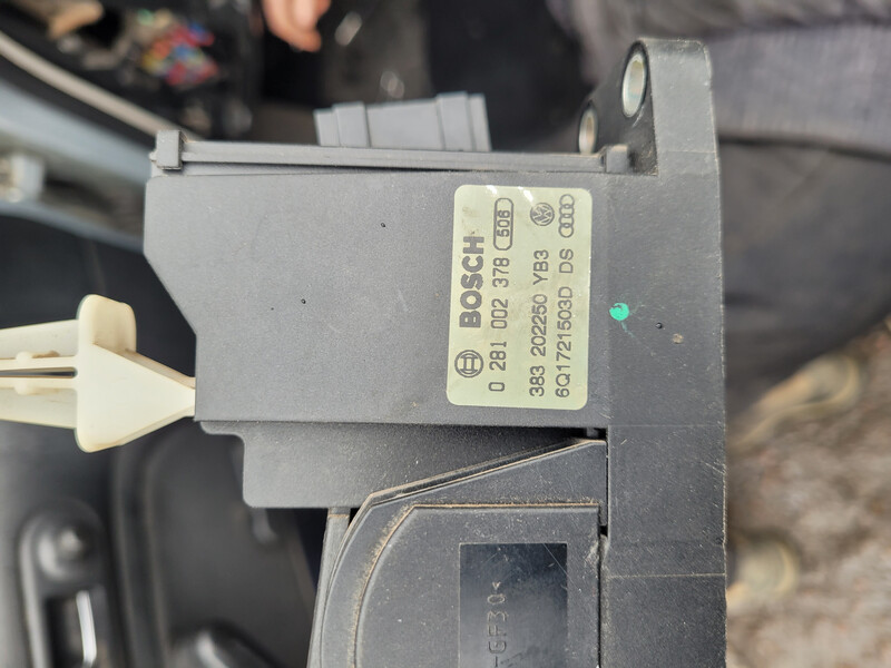 Педаль газа Volkswagen Golf 4  2000 универсал 1.9 Дизель Миргород