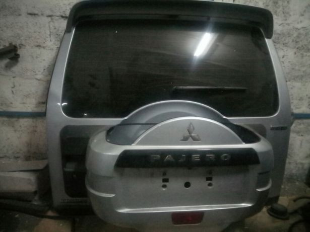 Крышка багажника в сборе с лядой запаски Mitsubishi Pajero Wagon 4 2008 3.0 Бензин Киев