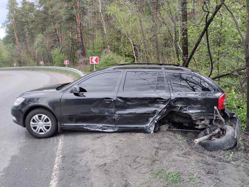 Левая сторона кузова двері та четверть Skoda Octavia A5  2012 2.0 Дизель Луцк