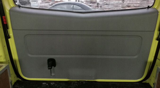 Обшивка крышки багажника Opel Vivaro  2014 универсал 2.0 Дизель Луцк