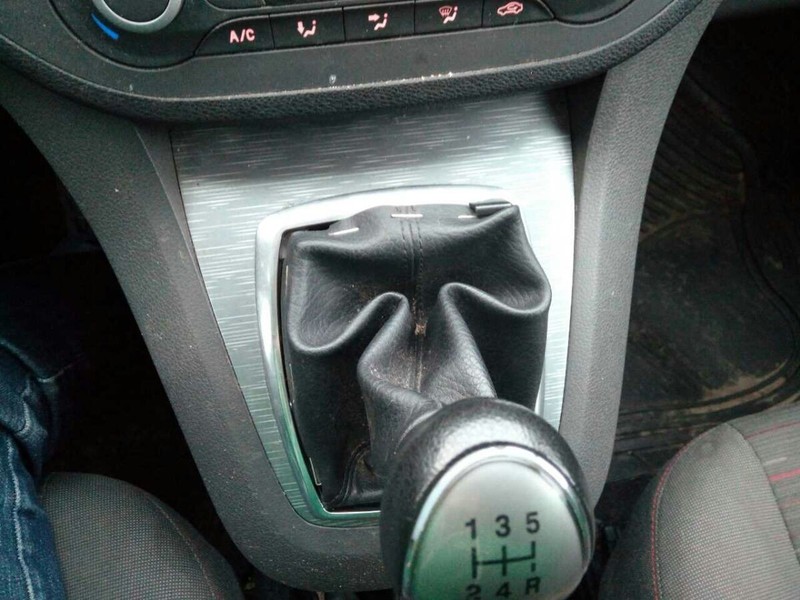 Чехол рычага КПП 1639781   Ford C-Max