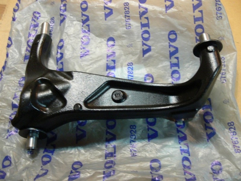 Рычаг задней подвески верхний правый Volvo XC90  2008 2.4 Бензин 