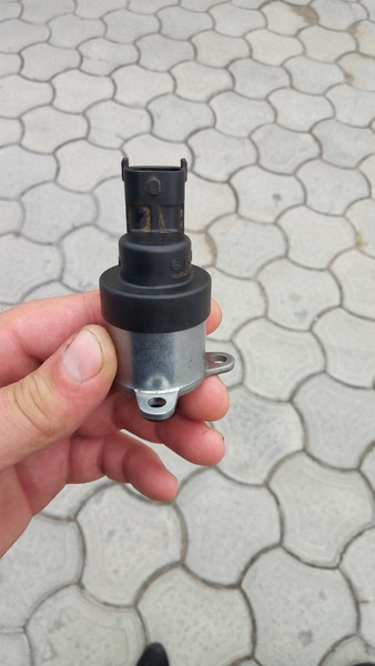 Регулятор давления топливопровода Jeep Grand Cherokee  2002 2.8 Дизель Одесса