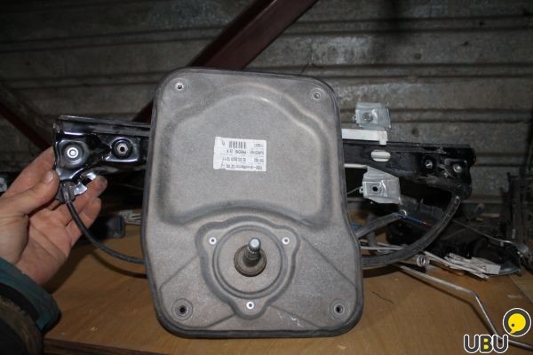 Стеклоподъемник водительской двери 5J4 837 401   Skoda Fabia