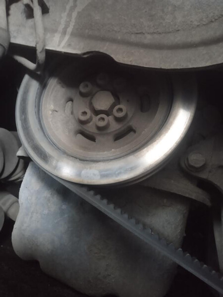 Демпфер колінвалу Mazda 323 F 2001 хетчбек 2.0 Бензин 