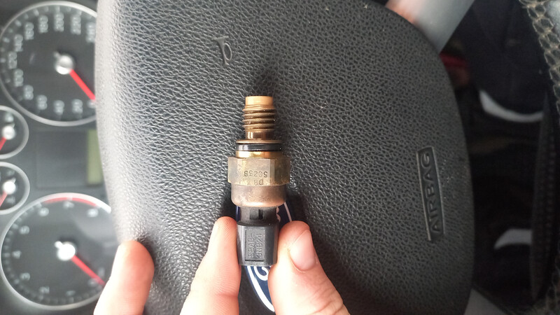 Датчик давления масла гура Ford Focus 2  2005 універсал 1.6 Бензин 