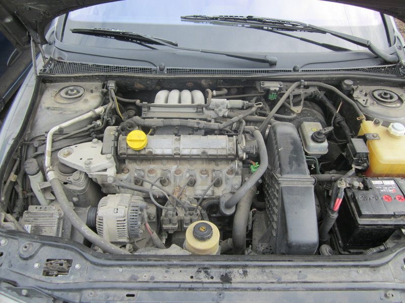 7700744614 клапан холостого хода Renault Laguna  1997 хетчбек 2.0 Бензин 