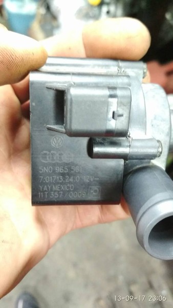 Дополнительная Водяная помпа 5N0965561   Skoda Octavia, Skoda Octavia A5, Skoda Superb, Volkswagen Caddy, Volkswagen Caravelle, Volkswagen Golf, Volkswagen Multivan, Volkswagen Passat, Volkswagen T5 (Transporter), Volkswagen Tiguan, Volkswagen Touran