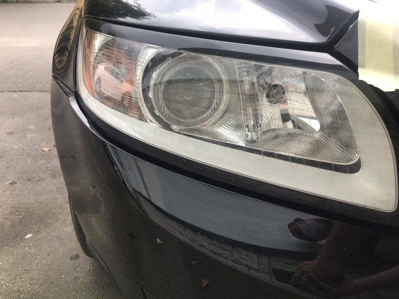 Фара передняя левая Volvo V50 универсал 2010 г.  1.6 л дизель Луцк