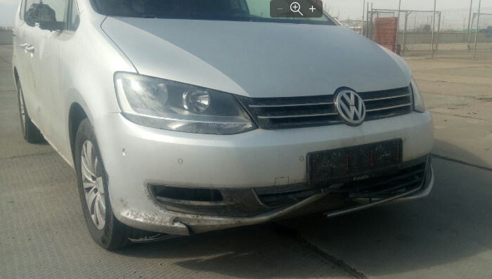 Решетка передняя бампера нижняя хром Volkswagen Sharan  2011 универсал 1.9 Дизель Днепр
