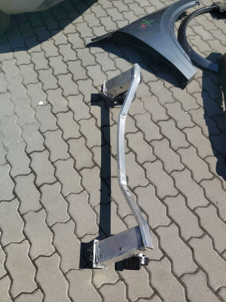 Підсилювач бампера Volvo XC90  2019 2.0 Бензин Львів