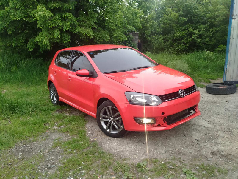Решетка бампера Volkswagen Polo 5 хэтчбек 2015 г.  1.4 л дизель Киев