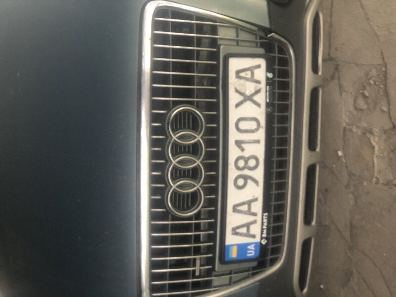 Передняя решетка, или хром отдельно Audi A4 allroad quattro  2011 универсал 3.0 Дизель Киев