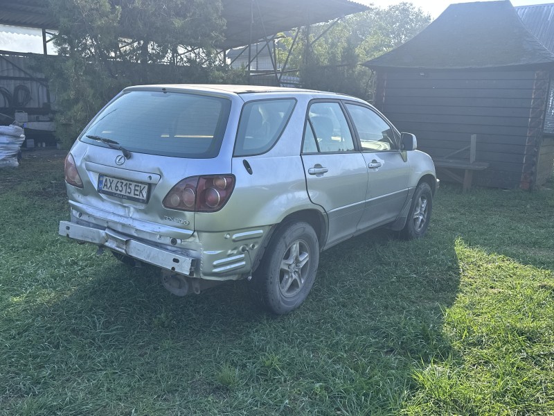 Ліхтар задній Lexus RX 2000 р.  3.0 л бензин