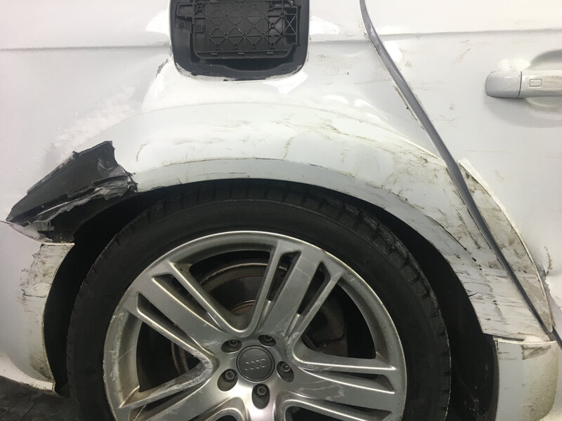 Накладка арки правая Audi A4 B8  2014 универсал 2.0 Дизель 