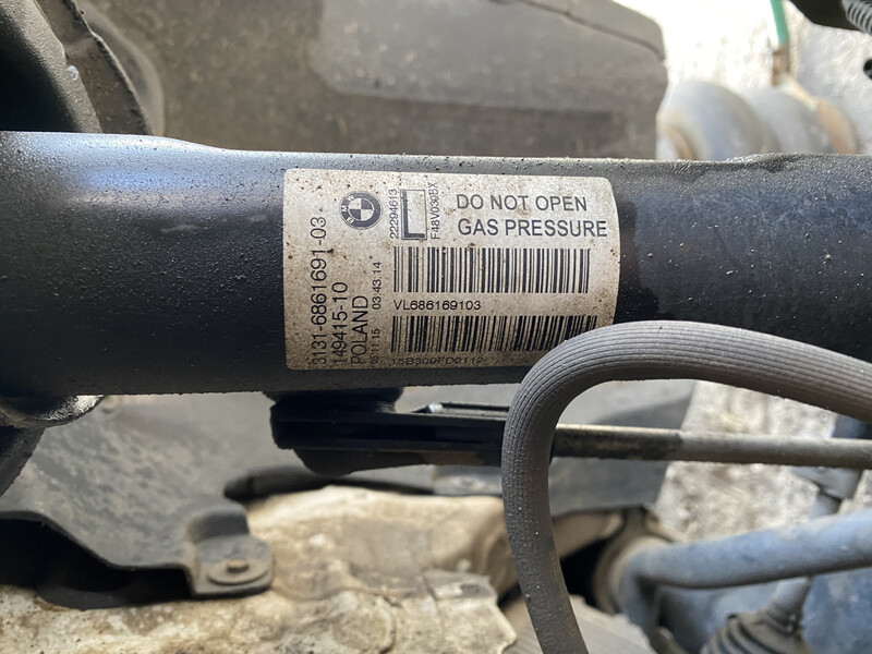 Стойка передняя BMW X1 2015 г.  2.0 л дизель Киев