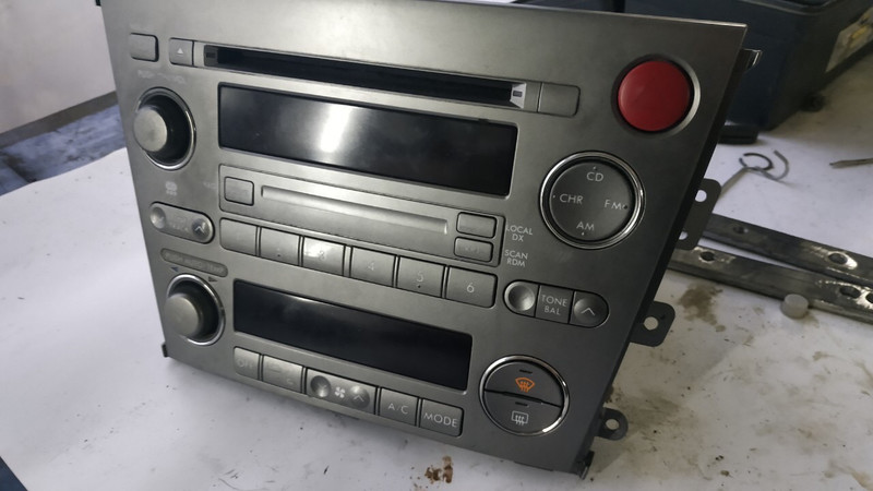 Магнітолу Subaru Legacy 0 2006 універсал 25.0 Бензин 