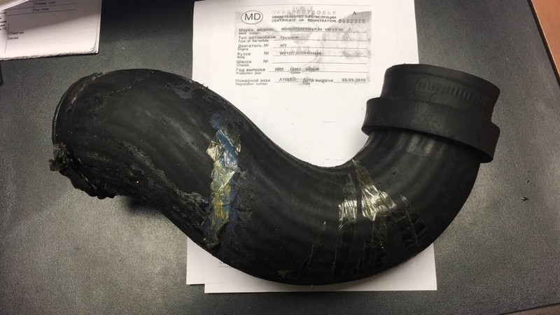 Патрубок от интеркулера на турбину Volkswagen LT LT460 2.8Turbo 2002 2.8 Дизель 