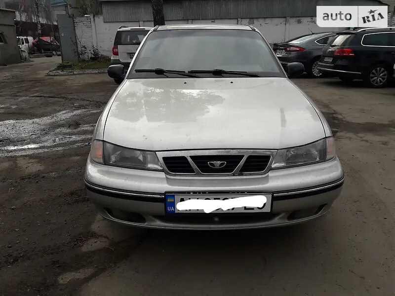 Бампер передний Daewoo Nexia 2008 г.  1.5 л бензин Киев