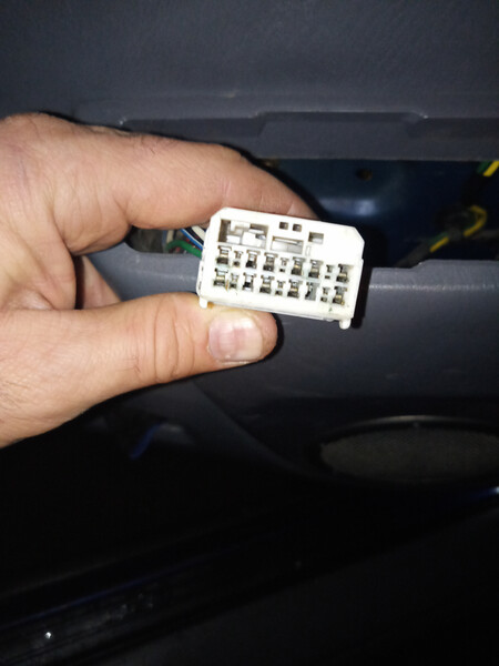 Переключатель управления стекол Toyota RAV4  2000 2.0 Бензин 