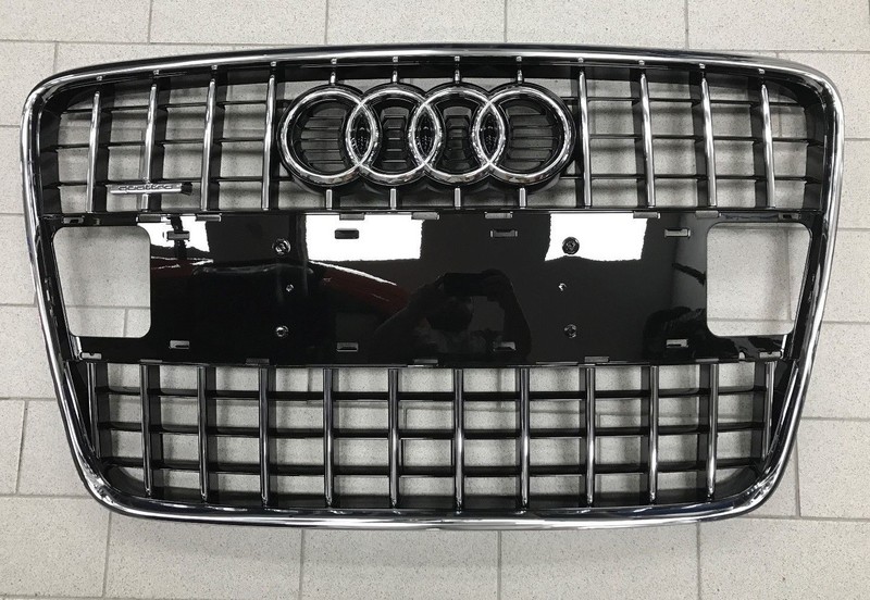 Решетка радиатора Audi Q7 2011 г.  3.0 л дизель Кременчуг