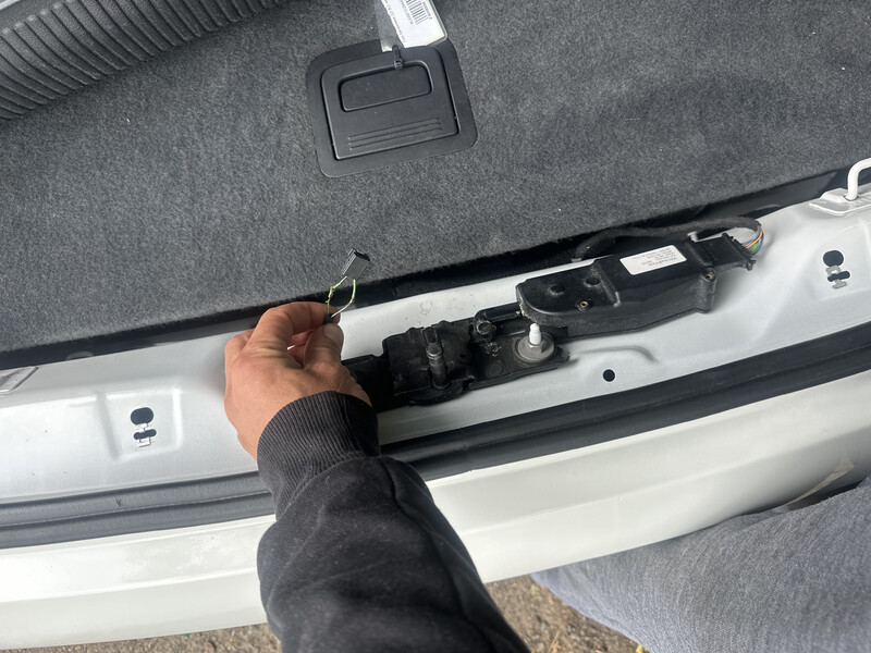 Концевик багажника Audi Q3  2015 2.0 Бензин Васильков