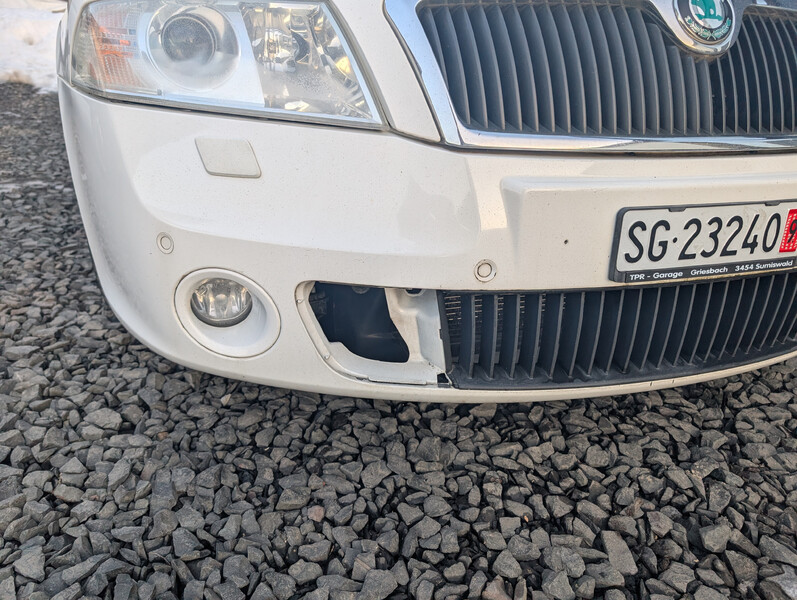 Решітка бампера 1Z0853666A   Skoda Octavia A5