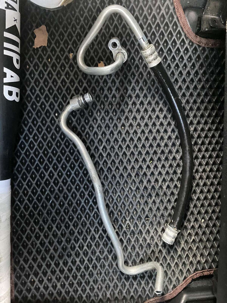 Трубки кондиционера Nissan Juke  2014 1.6 Бензин Одесса