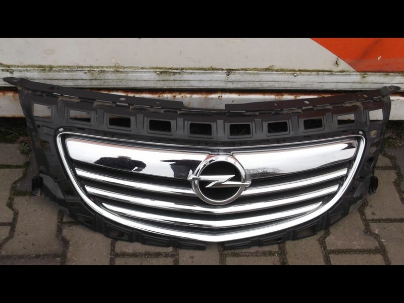 Решітка радіатора Opel Insignia A 2011 р.  2.0 л дизель Рівне