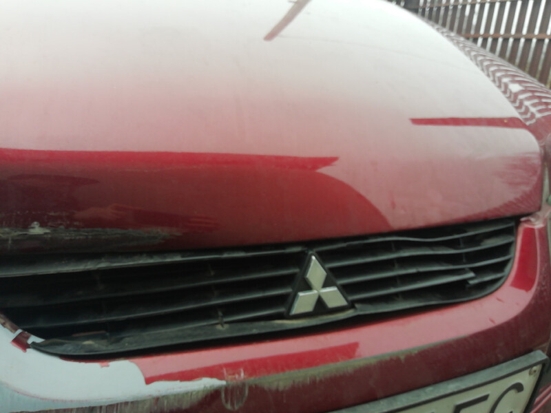 Решітка радіатора Mitsubishi Space Star  2004 хетчбек 1.6 Бензин 