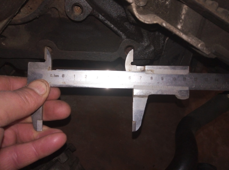 Кронштейн ролика ремня генератора Audi 100 C4  1993 2.6 Бензин Киев