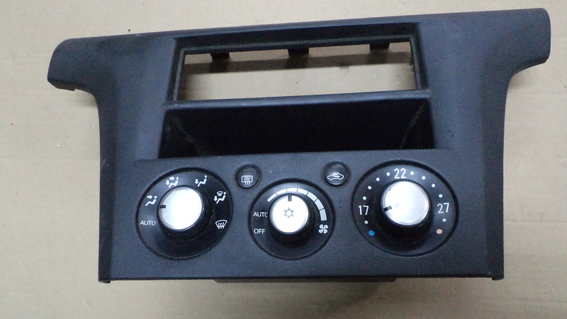 Блок управления печкой Mitsubishi Outlander  2007 2.0 Бензин Киев