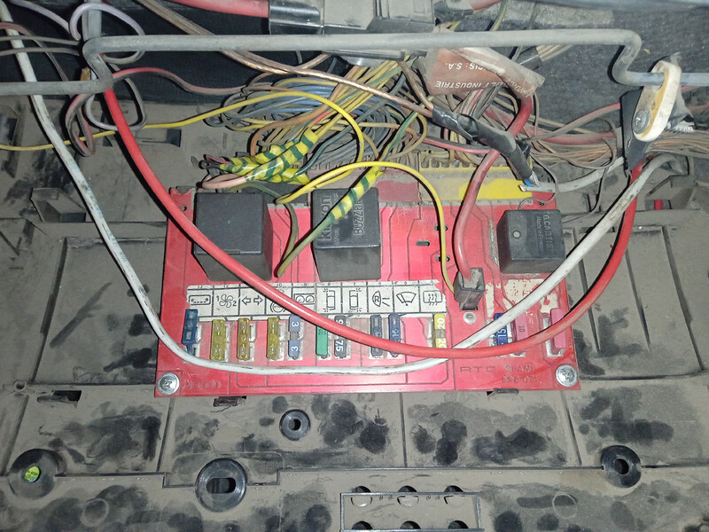 Блок запобіжників Renault 9 1986 р.  1.6 л дизель Луцьк