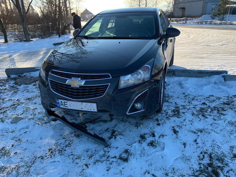 Бампер передний (рестайл 2014), губа бампера Chevrolet Cruze  2014 1.8 Бензин Киев
