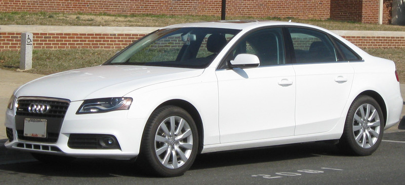Уплотнитель двери Audi A4 B8  2012 универсал 2.0 Бензин Луцк