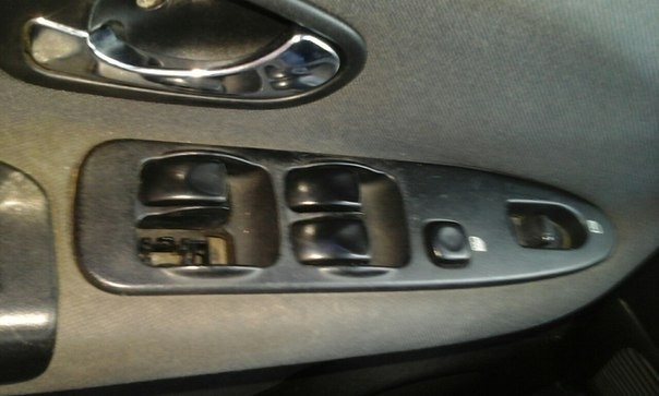 Блок управления стеклоподьемниками Mitsubishi Carisma  2001 1.8 Бензин Одесса