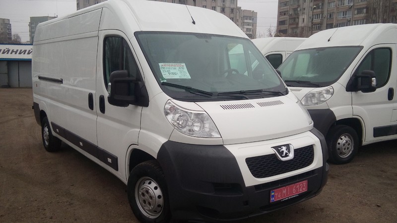 Стекло боковое в сдвижные двери Peugeot Boxer  2012 2.2 Дизель Черкассы