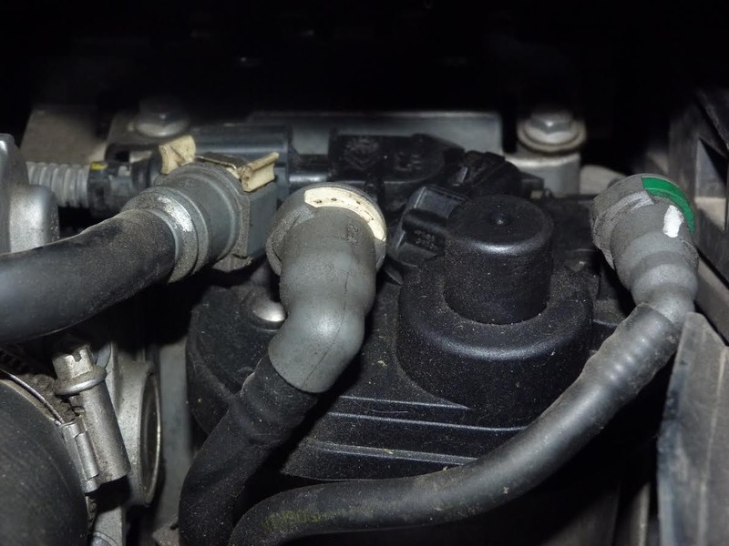 Корпус топливного фильтра 1901.97   Citroen Berlingo, Citroen C4, Peugeot 3008, Peugeot Partner