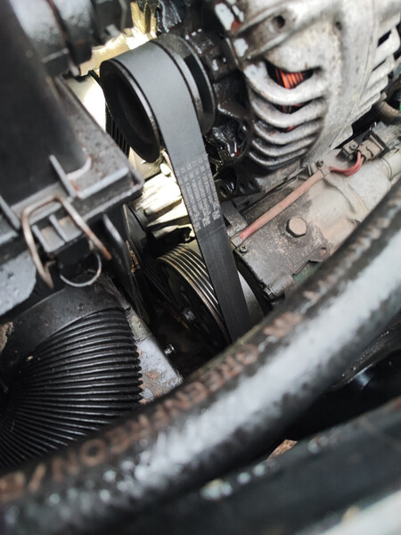 Насос гідропідсилювача Volkswagen Passat B2  1986 універсал 2.0 Бензин Шостка